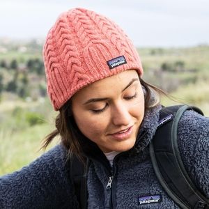 Patagonia Cable Knit Women's Toque in Soft Pink